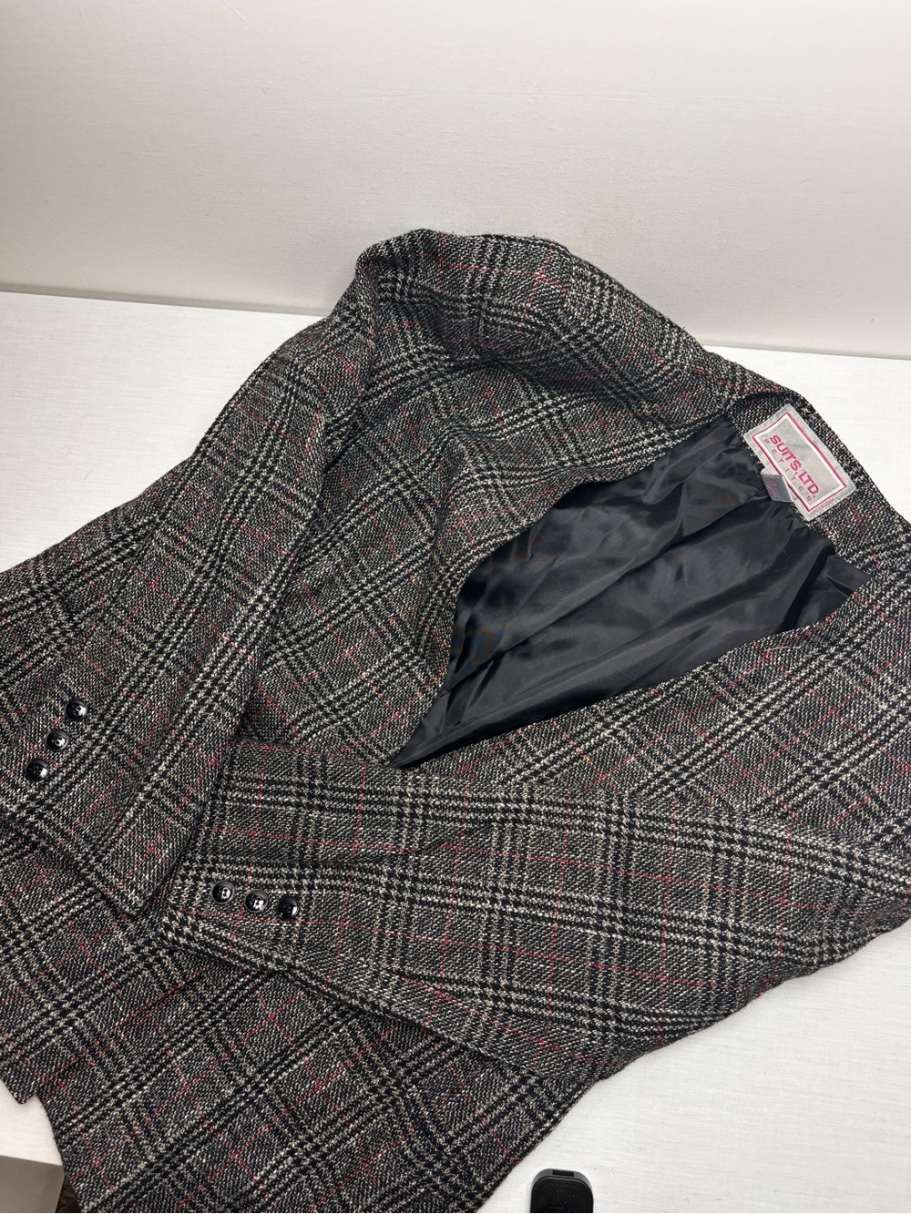 Vintage Suits LTD Classic Plaid Blazer with Subtle Red Check